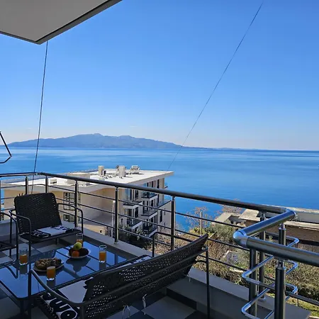 Sunset Tarraces Apartment *